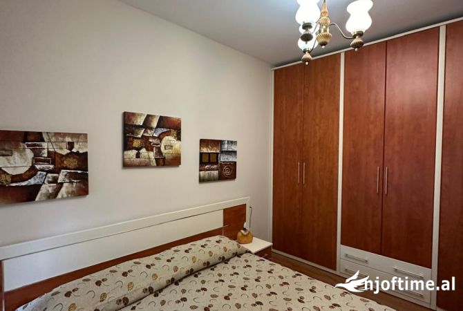 Shtepi me qera 1+1 ne Tirane - 698 Euro