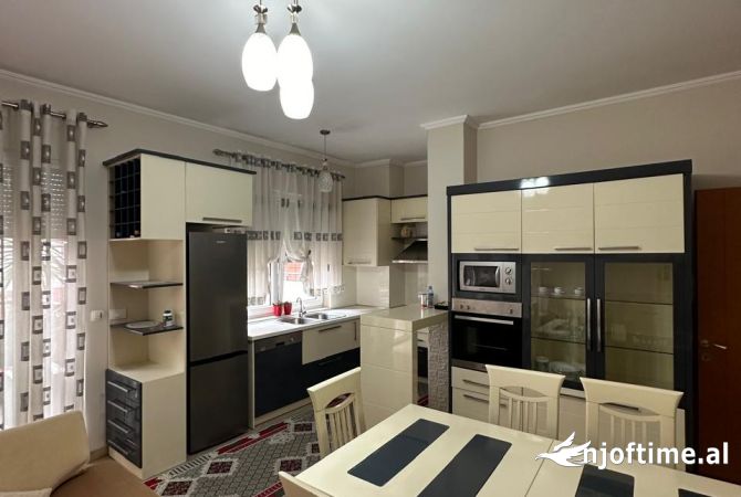 Shtepi me qera 1+1 ne Tirane - 698 Euro