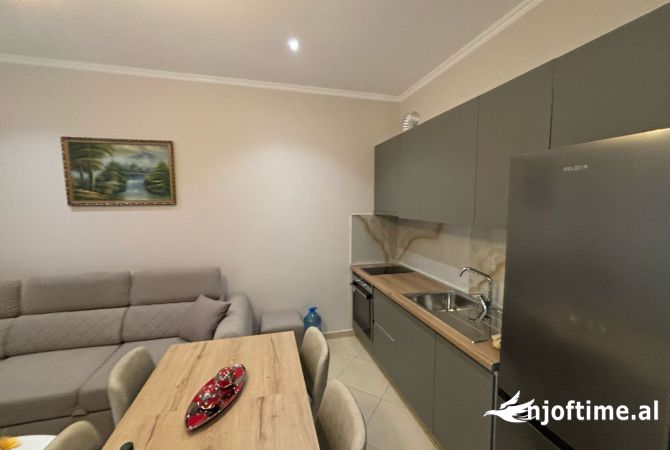 Shtepi me qera Apartament ne Tirane, 1+1, Mobilimi E mobiluar, Pagesa 598  Euro.