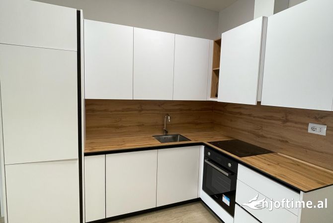 Shtepi ne shitje Apartament ne Tirane, 2+1, Mobilimi E mobiluar, Pagesa 319,998  Euro.