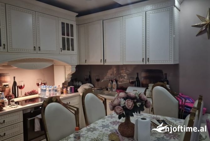 Shtepi ne shitje Apartament ne Tirane, 1+1, Mobilimi E mobiluar, Pagesa 178,000  Euro.