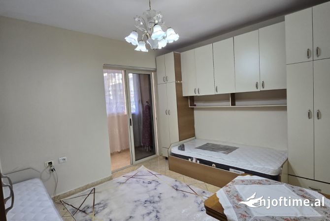 Shtepi me qera Apartament ne Tirane, 2+1, Mobilimi E mobiluar, Pagesa 548  Euro.