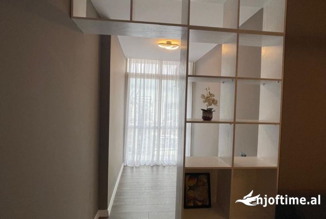 Shtepi me qera Apartament ne Tirane, 1+1, Mobilimi E mobiluar, Pagesa 598  Euro.