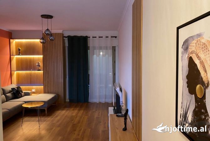 Shtepi me qera Apartament ne Tirane, 1+1, Mobilimi E mobiluar, Pagesa 748  Euro.