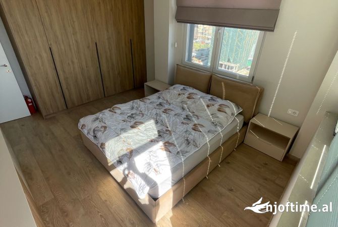 Shtepi me qera Apartament ne Tirane, 2+1, Mobilimi E mobiluar, Pagesa 1,198  Euro.