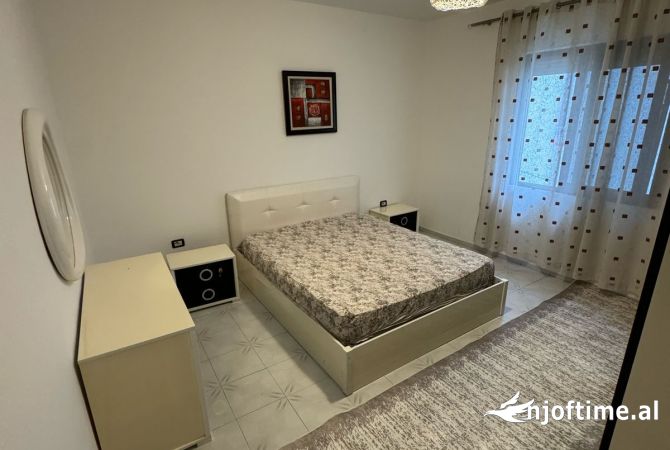 Shtepi me qera Apartament ne Tirane, 2+1, Mobilimi E mobiluar, Pagesa 498  Euro.