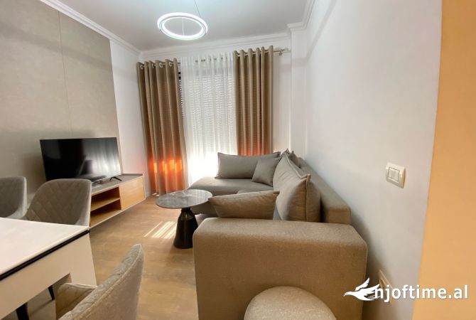 Shtepi me qera Apartament ne Tirane, 2+1, Mobilimi E mobiluar, Pagesa 748  Euro.