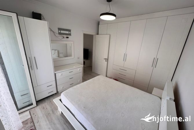Shtepi me qera Apartament ne Tirane, 1+1, Mobilimi E mobiluar, Pagesa 498  Euro.