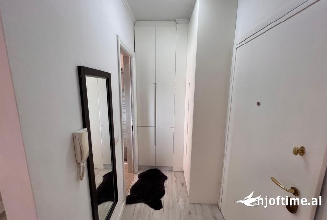 Shtepi me qera Apartament ne Tirane, 1+1, Mobilimi E mobiluar, Pagesa 498  Euro.