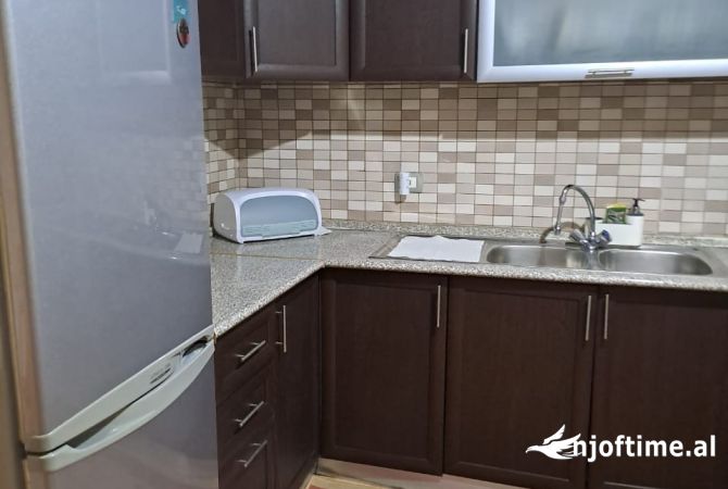 Shtepi me qera 2+1 ne Tirane - 448 Euro