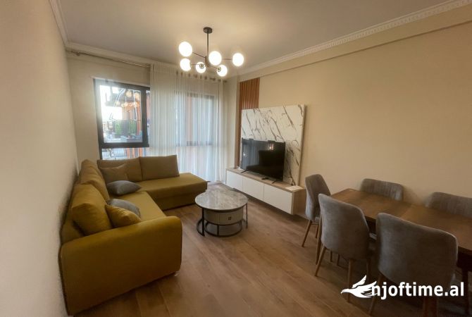 Shtepi me qera Apartament ne Tirane, 2+1, Mobilimi E mobiluar, Pagesa 668  Euro.