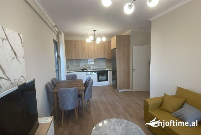 Shtepi me qera 2+1 ne Tirane - 668 Euro