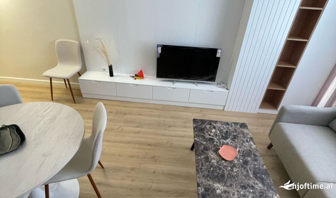 Shtepi me qera Apartament ne Tirane, 1+1, Mobilimi E mobiluar, Pagesa 547  Euro.