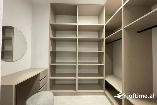 Shtepi me qera Apartament ne Tirane, 1+1, Mobilimi E mobiluar, Pagesa 547  Euro.