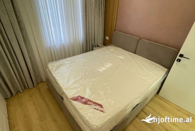 Shtepi me qera Apartament ne Tirane, 1+1, Mobilimi E mobiluar, Pagesa 548  Euro.