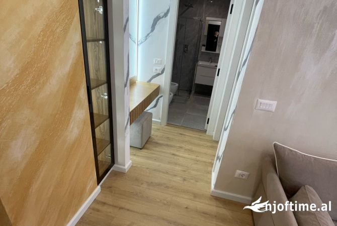 Shtepi me qera Apartament ne Tirane, 1+1, Mobilimi E mobiluar, Pagesa 548  Euro.