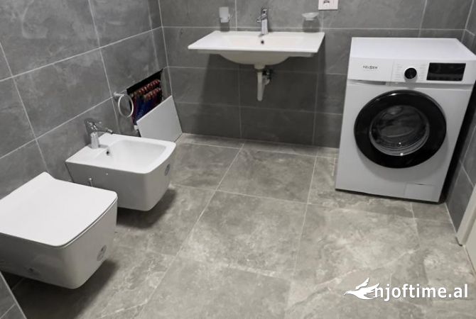 Shtepi me qera Apartament ne Tirane, 1+1, Mobilimi E mobiluar, Pagesa 548  Euro.