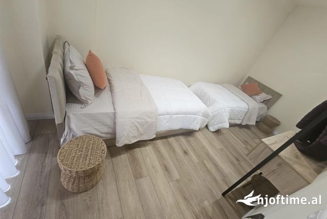 Shtepi me qera Apartament ne Tirane, 2+1, Mobilimi E mobiluar, Pagesa 698  Euro.