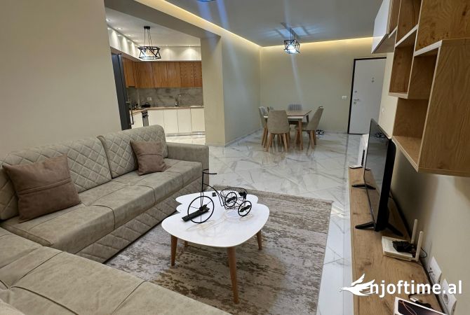 Shtepi me qera 2+1 ne Tirane - 648 Euro