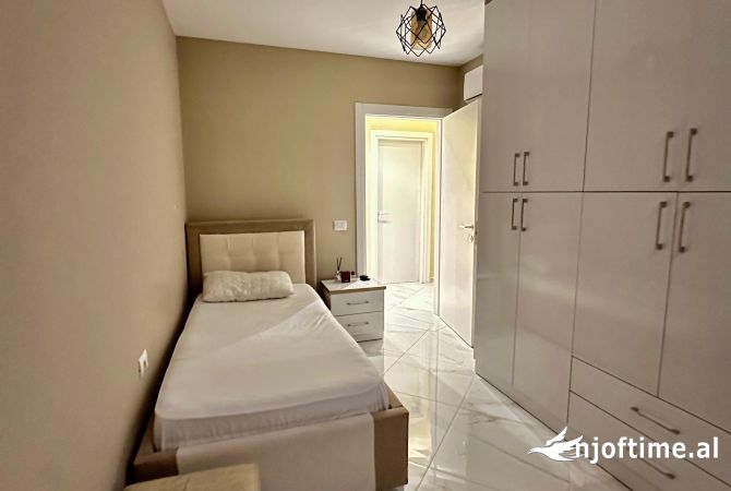 Shtepi me qera Apartament ne Tirane, 2+1, Mobilimi E mobiluar, Pagesa 648  Euro.