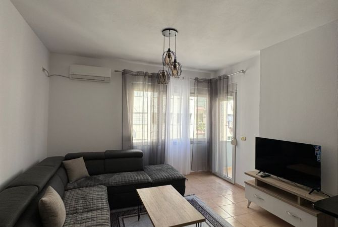Shtepi me qera 2+1 ne Tirane - 498 Euro
