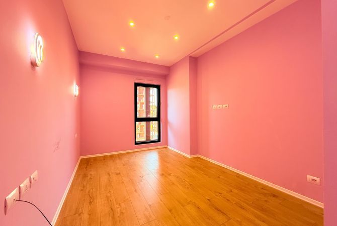 Ambient biznesi me qera 3+1 ne Tirane - 998 Euro