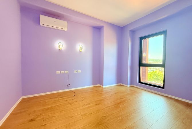 Ambient biznesi me qera 3+1 ne Tirane - 998 Euro