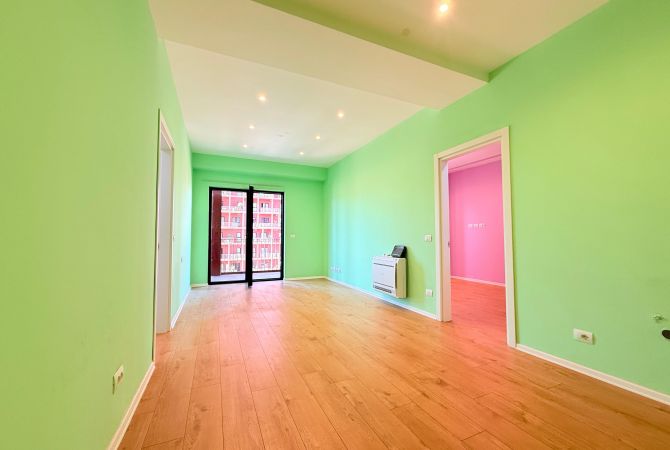 Ambient biznesi me qera 3+1 ne Tirane - 998 Euro