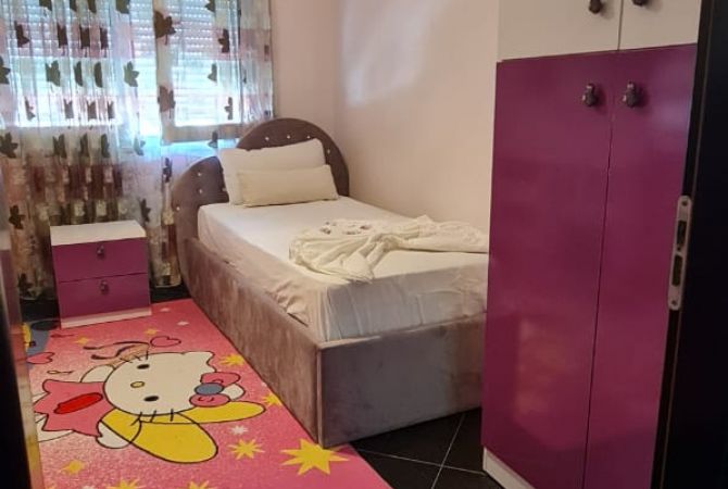 Shtepi me qera Apartament ne Tirane, 3+1, Mobilimi E mobiluar, Pagesa 698  Euro.