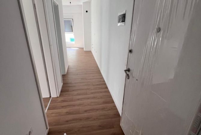 Shtepi ne shitje Apartament ne Tirane, 1+1, Mobilimi Bosh, pa mobiluar, Pagesa 103,030  Euro.
