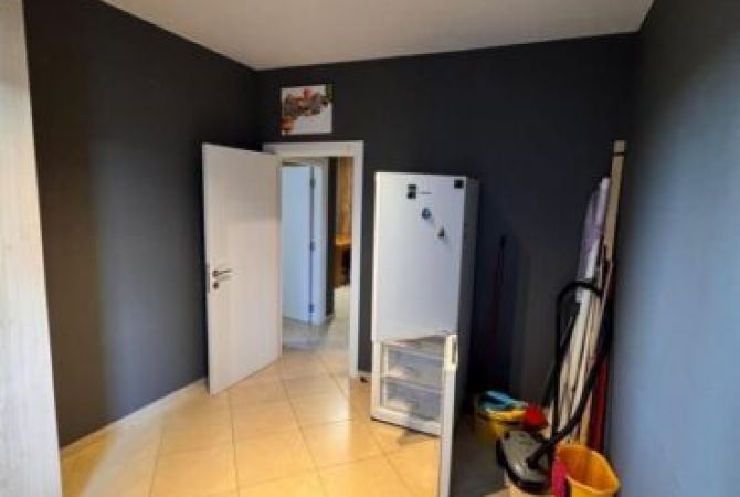 Ambient biznesi me qera 3+1 ne Tirane - 847 Euro