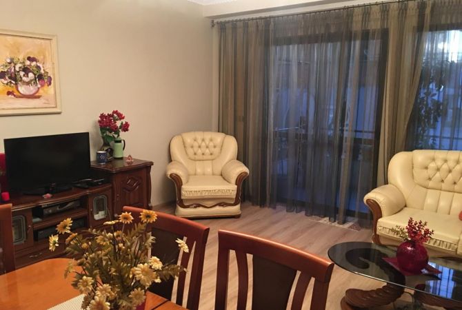 Shtepi me qera 1+1 ne Tirane - 525 Euro
