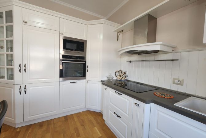 Shtepi ne shitje Apartament ne Tirane, 2+1, Mobilimi E mobiluar, Pagesa 329,997  Euro.