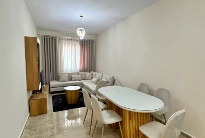 Shtepi me qera 2+1 ne Tirane - 597 Euro