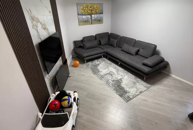 Shtepi ne shitje Apartament ne Tirane, 3+1, Mobilimi E mobiluar, Pagesa 146,400  Euro.