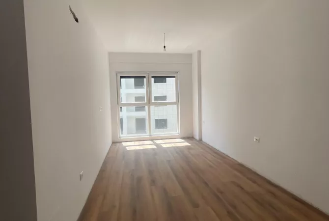 Shtepi ne shitje Apartament ne Tirane, 3+1, Mobilimi Bosh, pa mobiluar, Pagesa 133,200  Euro.