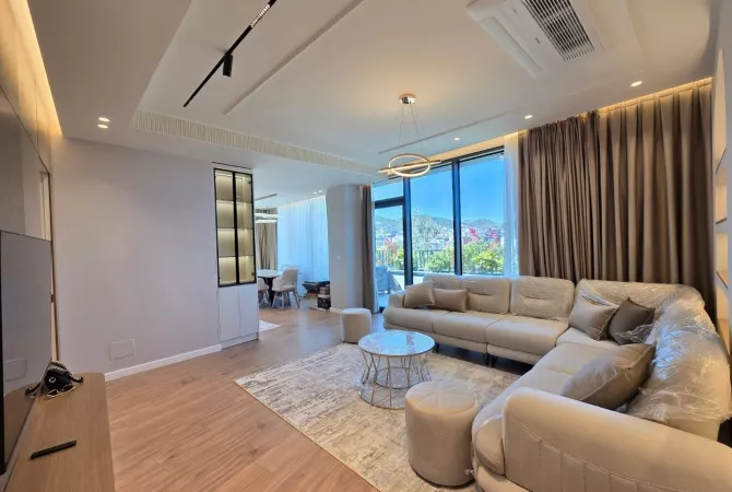 Shtepi me qera 2+1 ne Tirane - 2,300 Euro