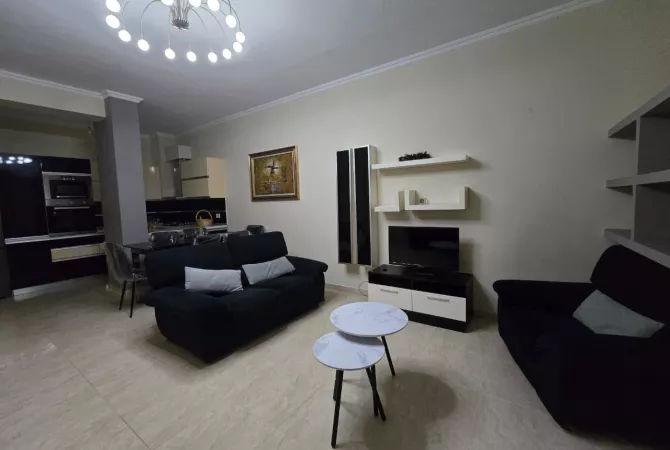 Shtepi me qera Apartament ne Tirane, 2+1, Mobilimi E mobiluar, Pagesa 750  Euro.