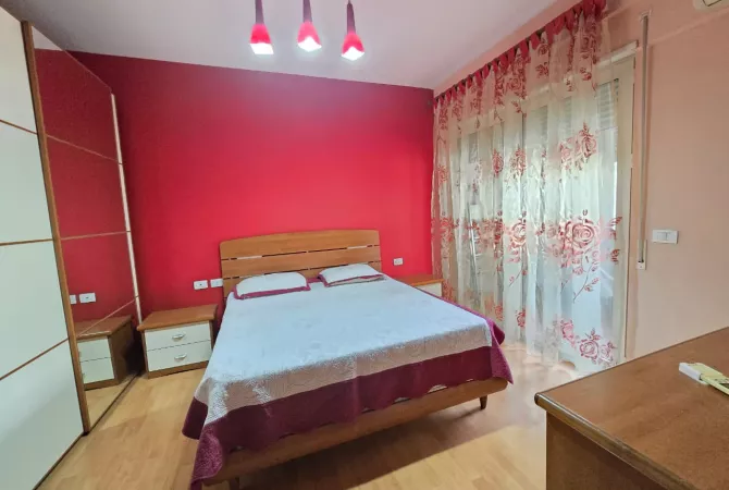 Shtepi me qera 2+1 ne Tirane - 750 Euro