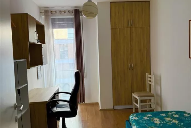 Shtepi me qera Apartament ne Tirane, 2+1, Mobilimi E mobiluar, Pagesa 750  Euro.