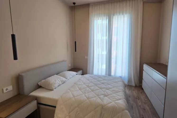 Shtepi me qera Apartament ne Tirane, 2+1, Mobilimi E mobiluar, Pagesa 1,200  Euro.