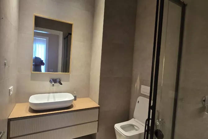 Shtepi me qera 2+1 ne Tirane - 1,200 Euro