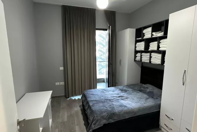 Shtepi me qera 3+1 ne Tirane - 1,200 Euro
