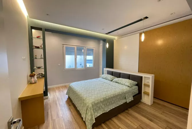 Shtepi me qera Apartament ne Tirane, 3+1, Mobilimi E mobiluar, Pagesa 1,347  Euro.