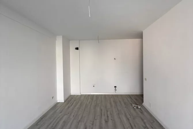 Ambient biznesi me qera 3+1 ne Tirane - 600 Euro