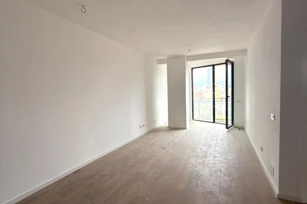 Business Property for Rent 3+1 in Tirana - 547 Euro