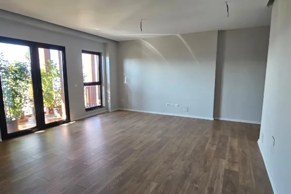 Business Property for Rent 3+1 in Tirana - 1,797 Euro