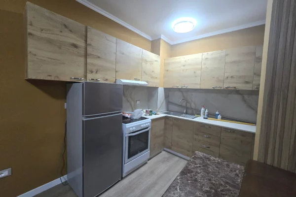 Shtepi me qera 2+1 ne Tirane - 697 Euro