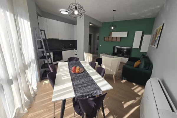 Shtepi me qera 2+1 ne Tirane - 597 Euro