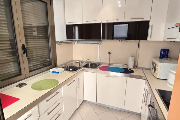 🏙 Zyre me Qira 3+1+2 Tualete – Qender, Tirane